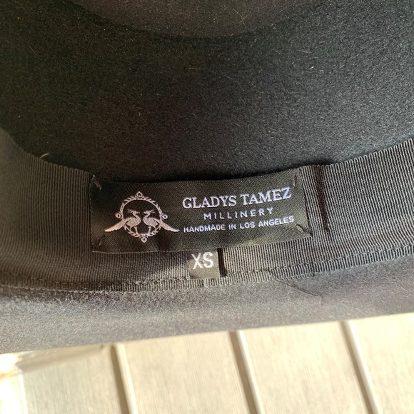 Elegant Black Fedora Hat - Picture 5 of 6